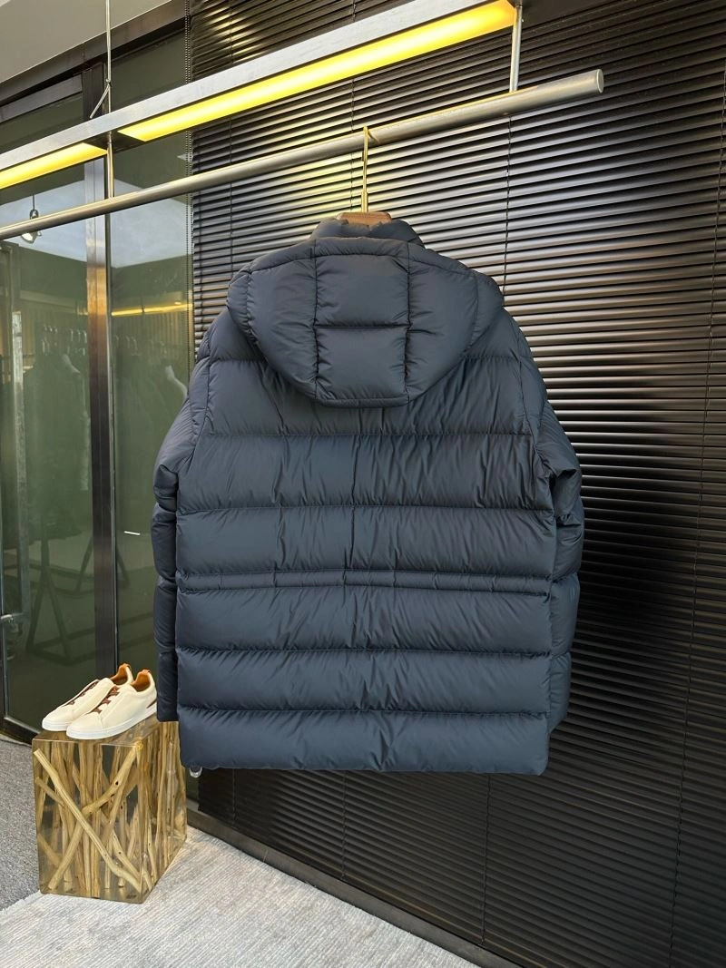 Moncler Down Jackets OnTrend 144685