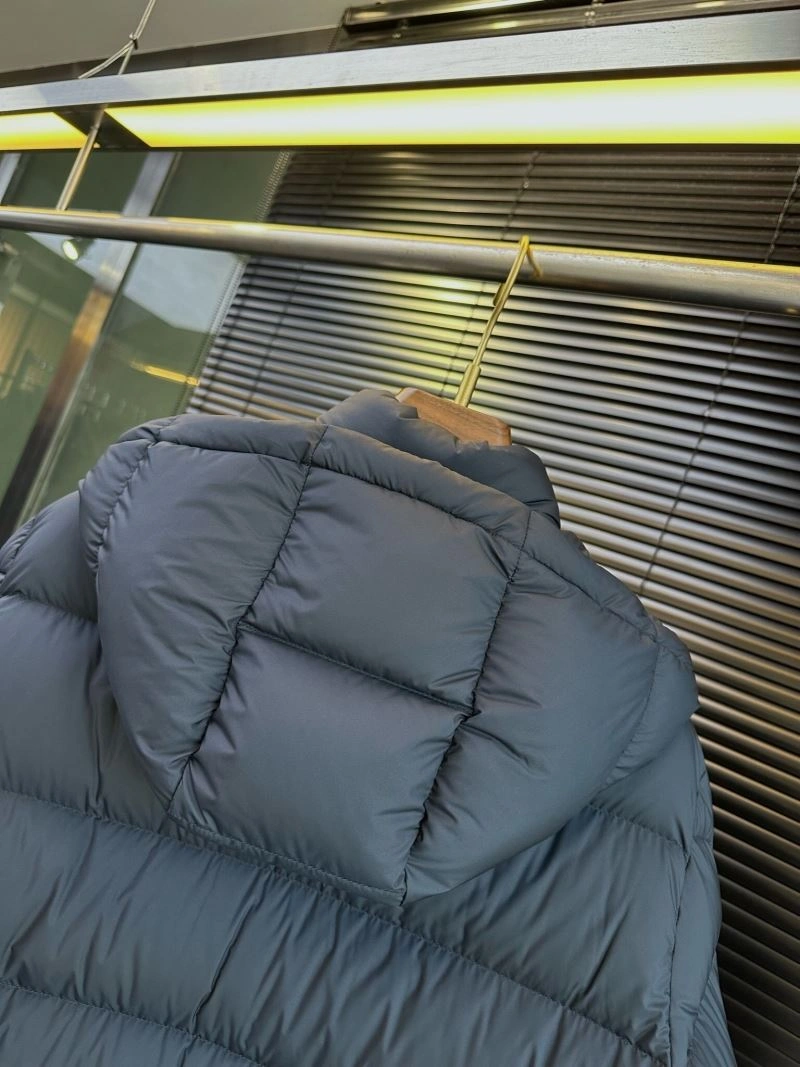 Moncler Down Jackets OnTrend 144685