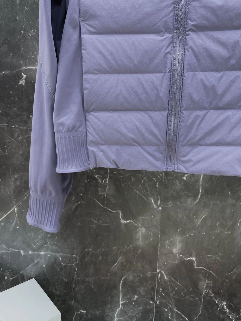 Moncler Down Jackets Sleek 144664