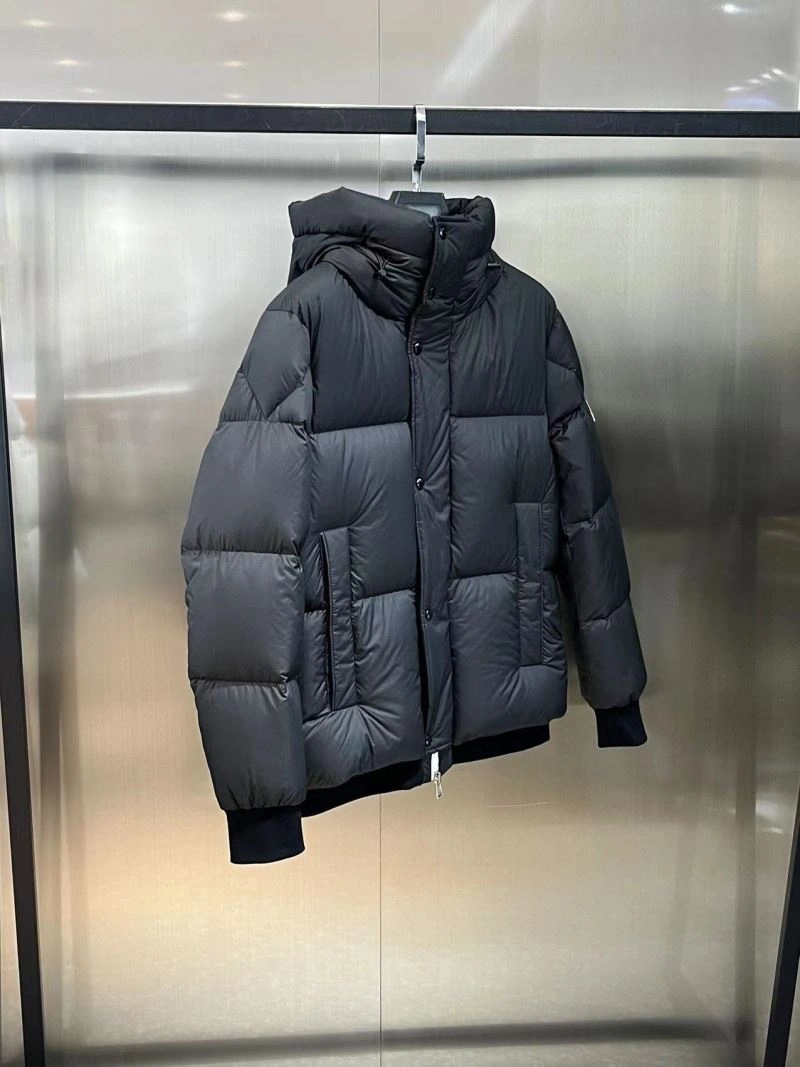 Unique Moncler Down Jackets 144662