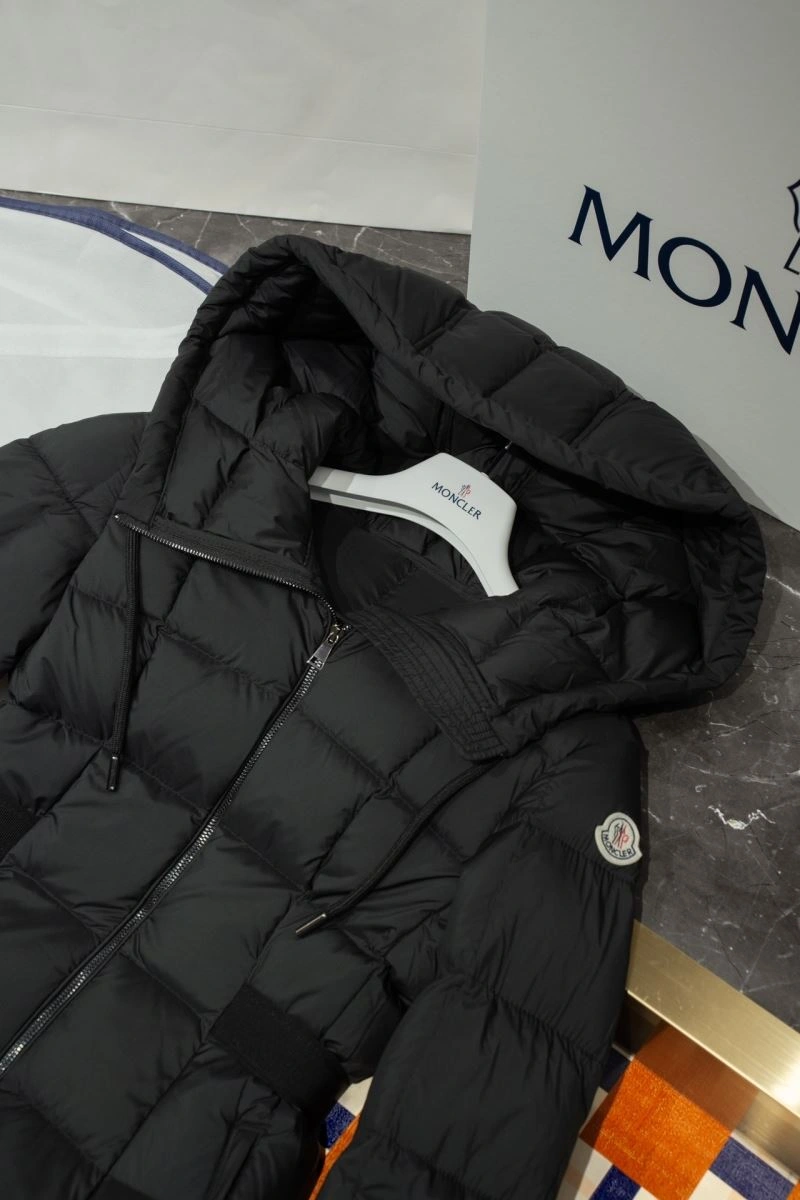 Moncler Down Jackets ComfortFit 144659