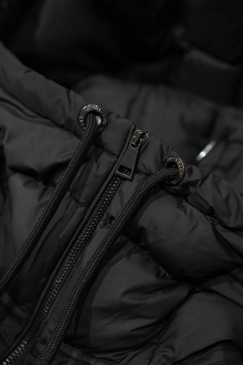 Moncler Down Jackets ComfortFit 144659