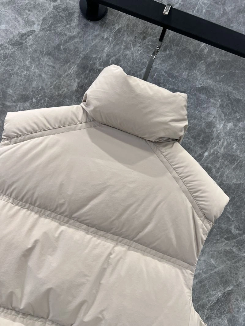 Effortless Moncler Down Jackets 144654
