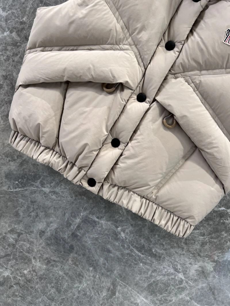 Effortless Moncler Down Jackets 144654