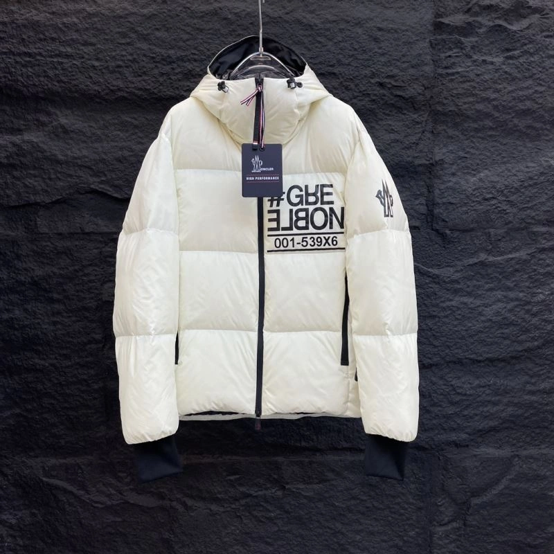 Moncler Down Jackets Trendsetting 144653