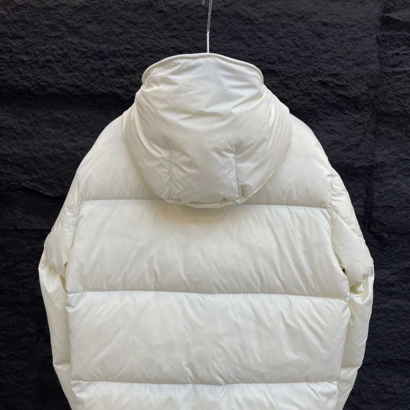Moncler Down Jackets Trendsetting 144653