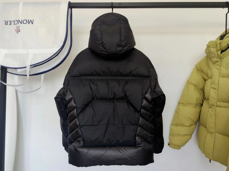 Moncler Down Jackets Sophisticated 144642