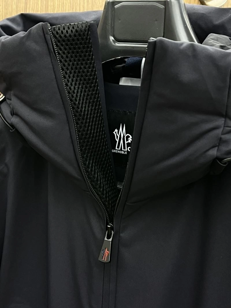 Moncler Down Jackets Bright 144668