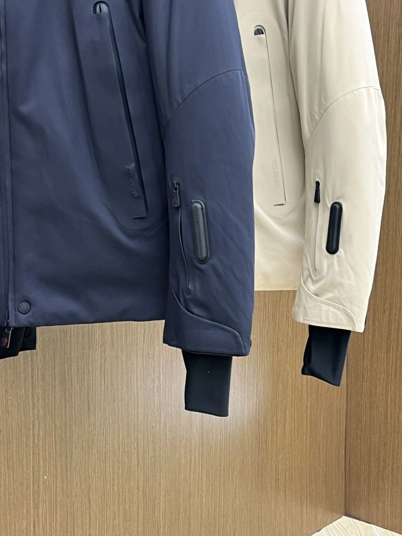Moncler Down Jackets Bright 144668
