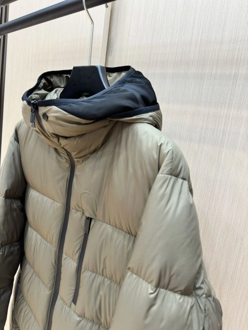 Stretchable Moncler Down Jackets 144635