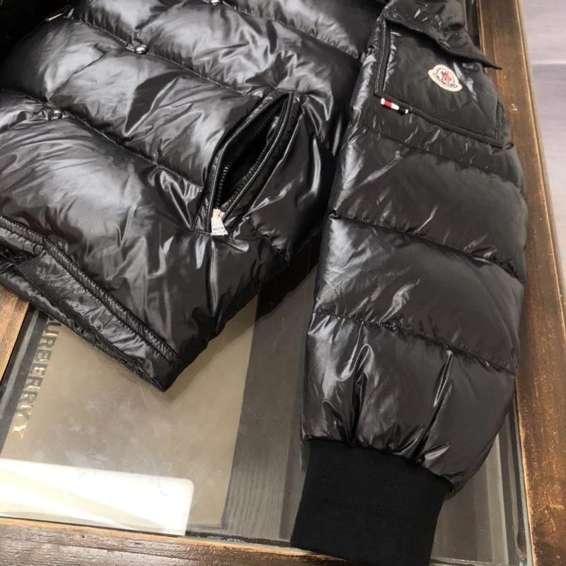 Moncler Down Jackets Minimalist 144625