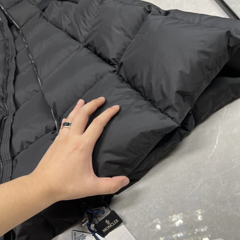 Moncler Down Jackets Stretchable 144621
