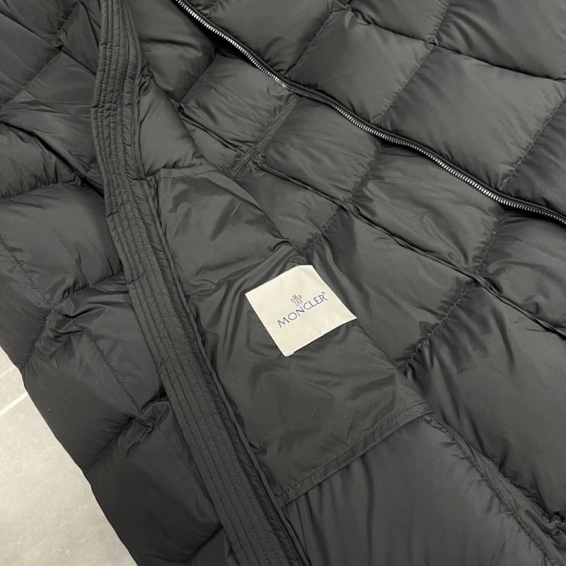 Moncler Down Jackets Stretchable 144621