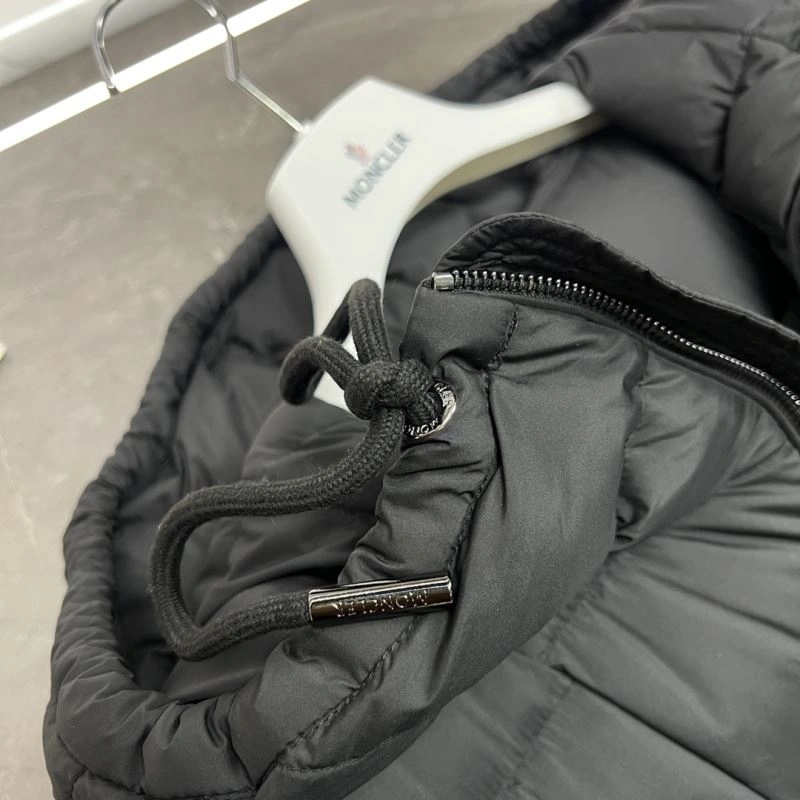 Moncler Down Jackets Stretchable 144621