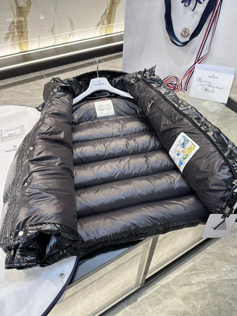 Moncler Down Jackets DailyWear 144608