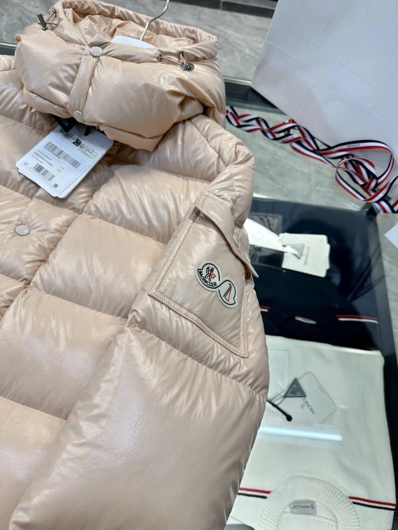 FreshLook Moncler Down Jackets 144610