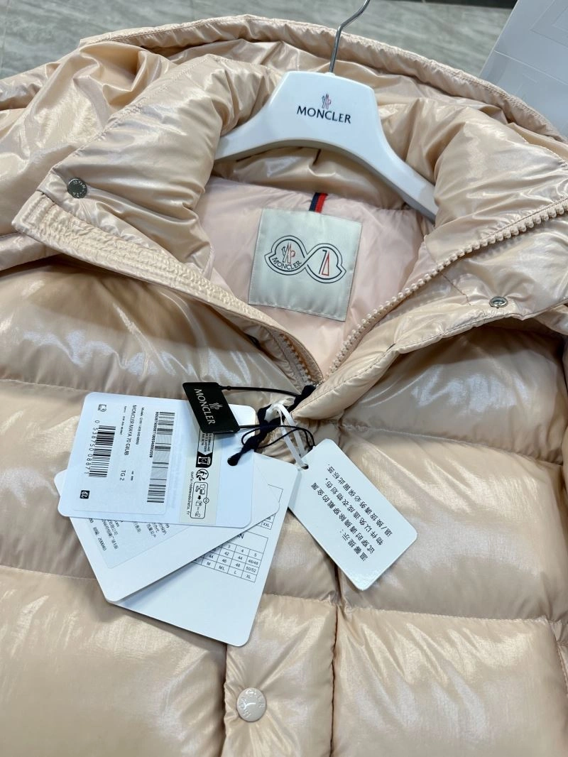 FreshLook Moncler Down Jackets 144610