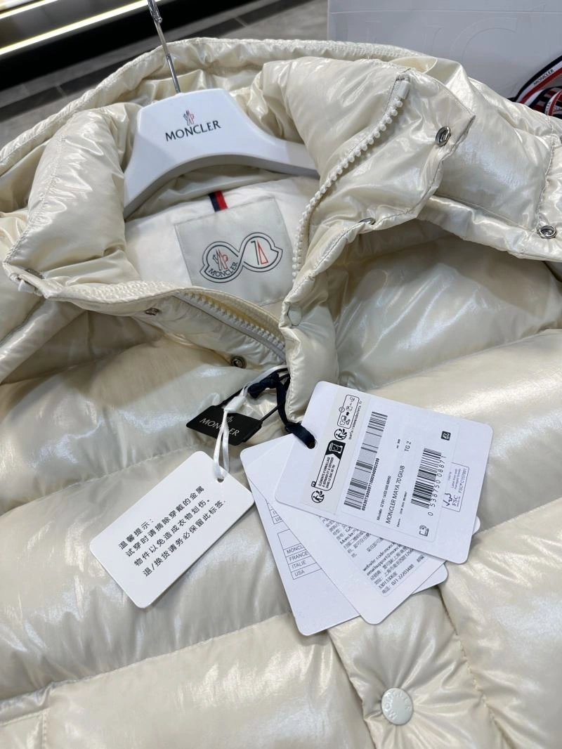 TravelReady Moncler Down Jackets 144605