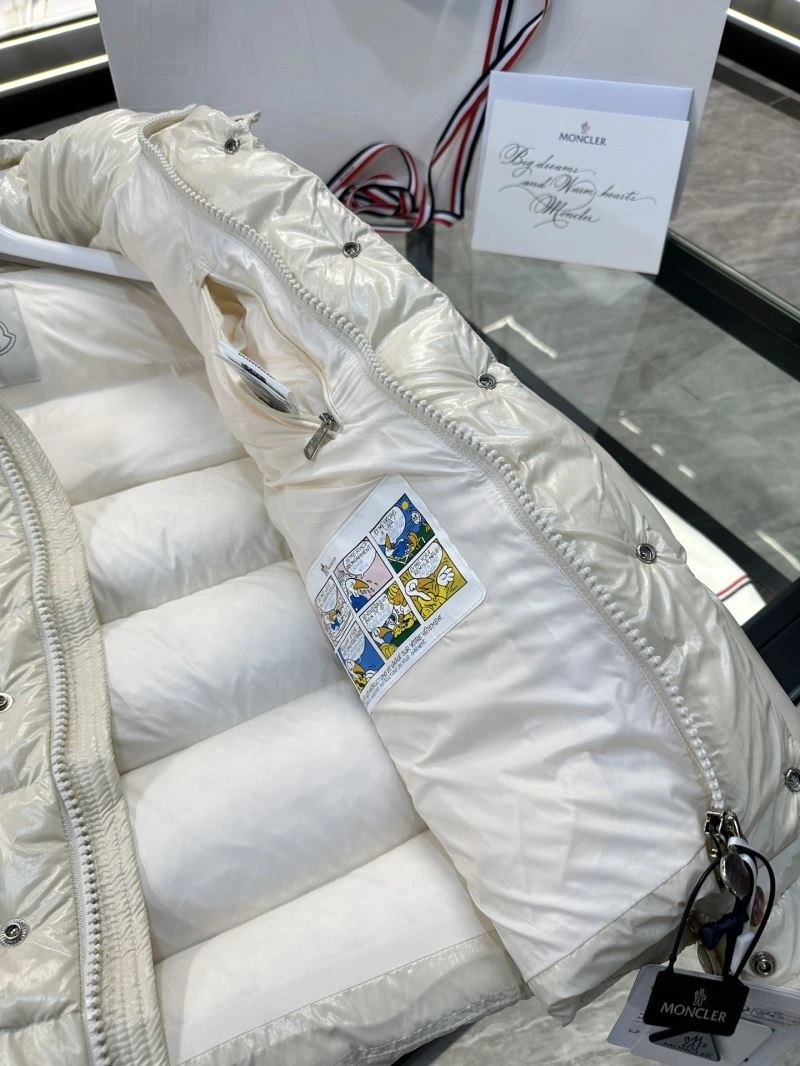TravelReady Moncler Down Jackets 144605