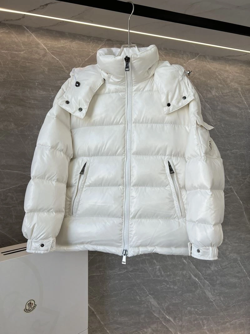 Moncler Down Jackets Sophisticated 144596