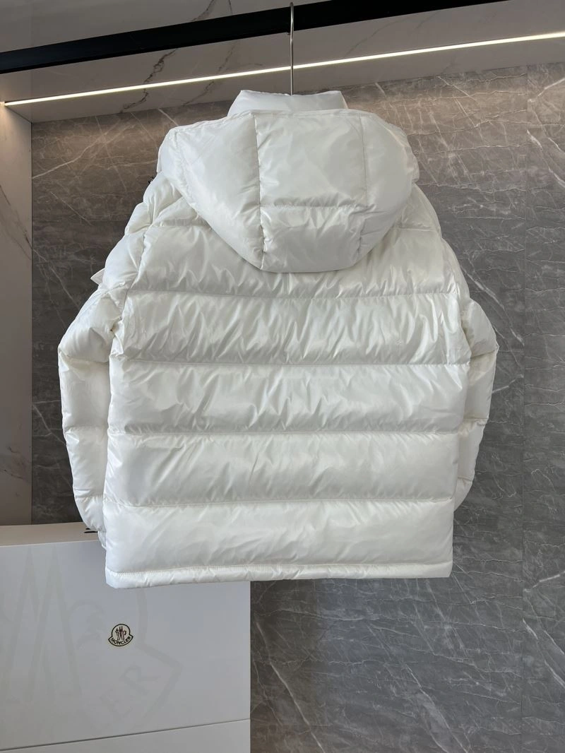 Moncler Down Jackets Sophisticated 144596