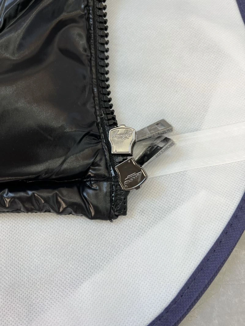 Moncler Down Jackets Cozy 144592