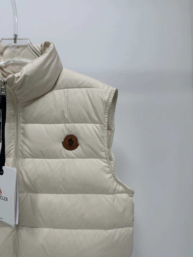 Moncler Down Jackets Elegant 144585