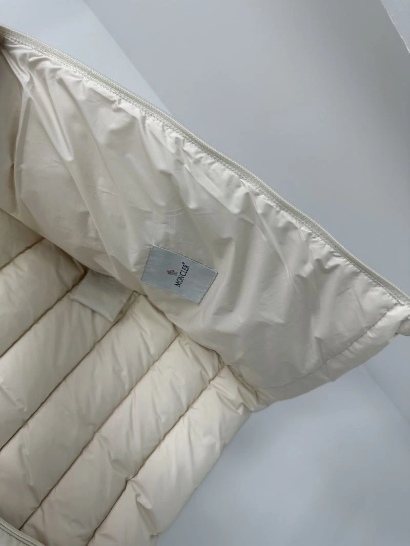 Moncler Down Jackets Elegant 144585