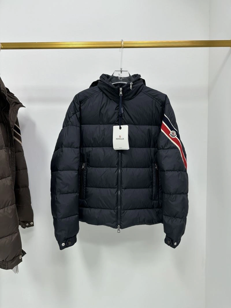 Moncler Down Jackets SmoothTexture 144576