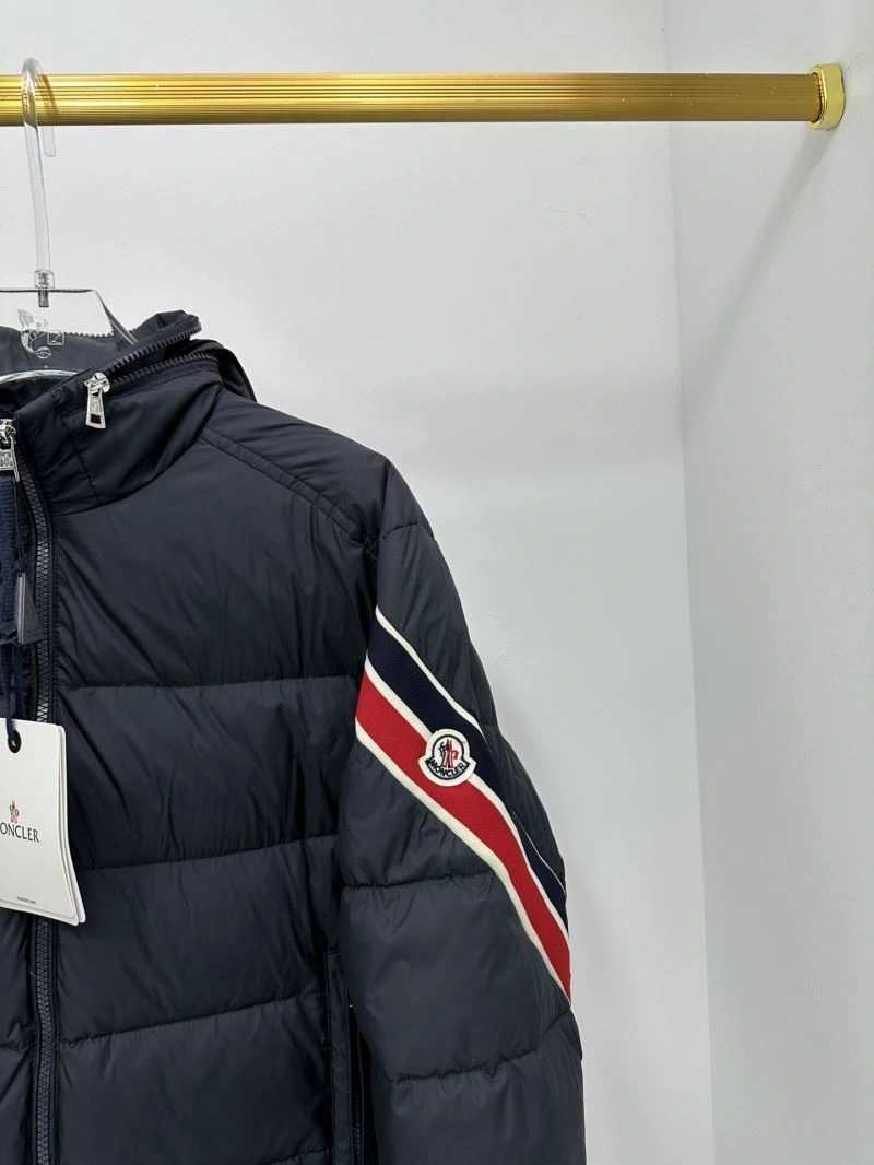 Moncler Down Jackets SmoothTexture 144576