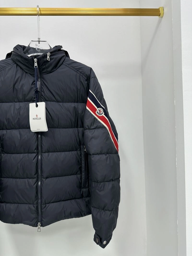 Moncler Down Jackets SmoothTexture 144576
