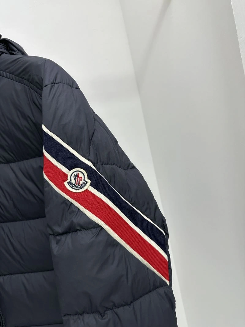 Moncler Down Jackets SmoothTexture 144576