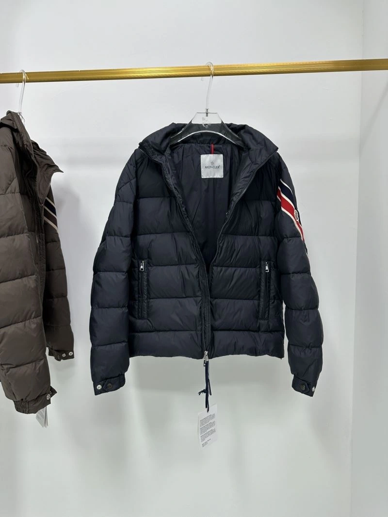 Moncler Down Jackets SmoothTexture 144576