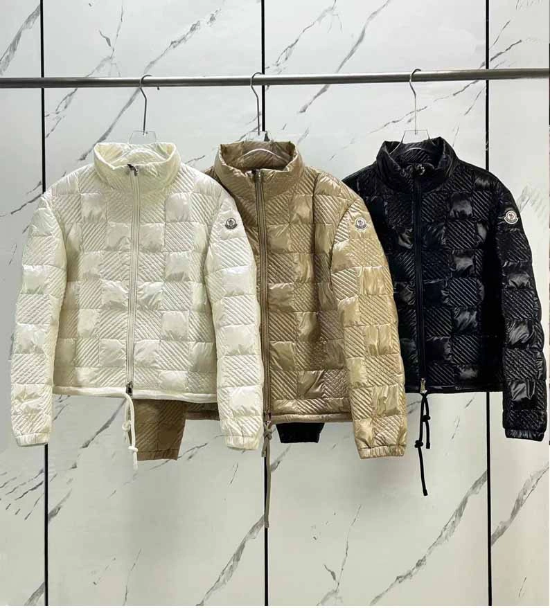 Moncler Down Jackets Supportive 144582