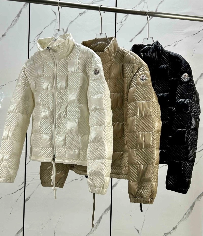 Moncler Down Jackets Supportive 144582