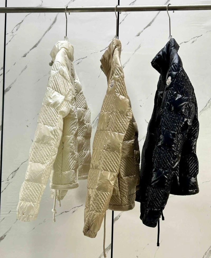 Moncler Down Jackets Supportive 144582