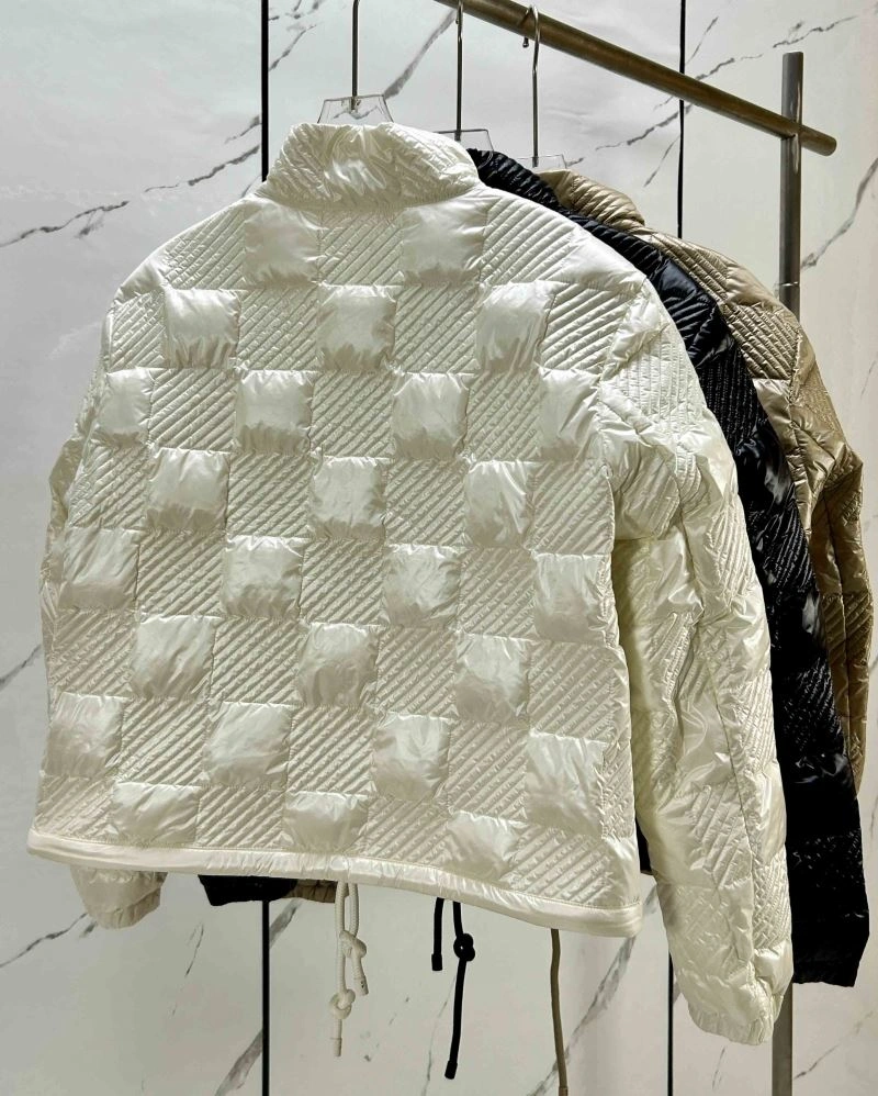 Moncler Down Jackets Supportive 144582