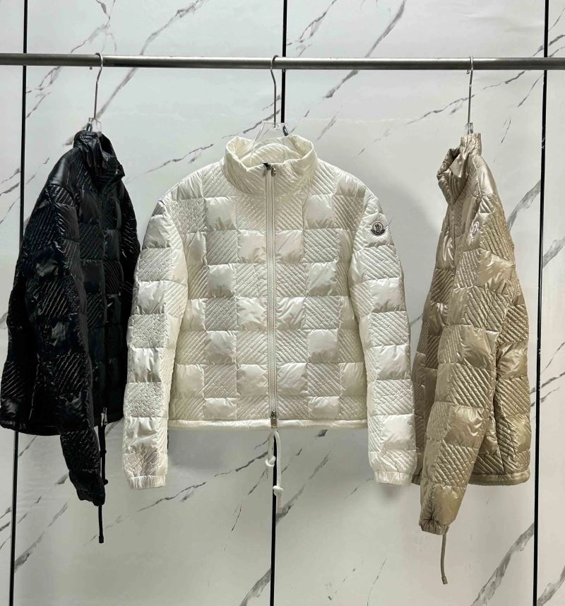 Moncler Down Jackets Supportive 144582