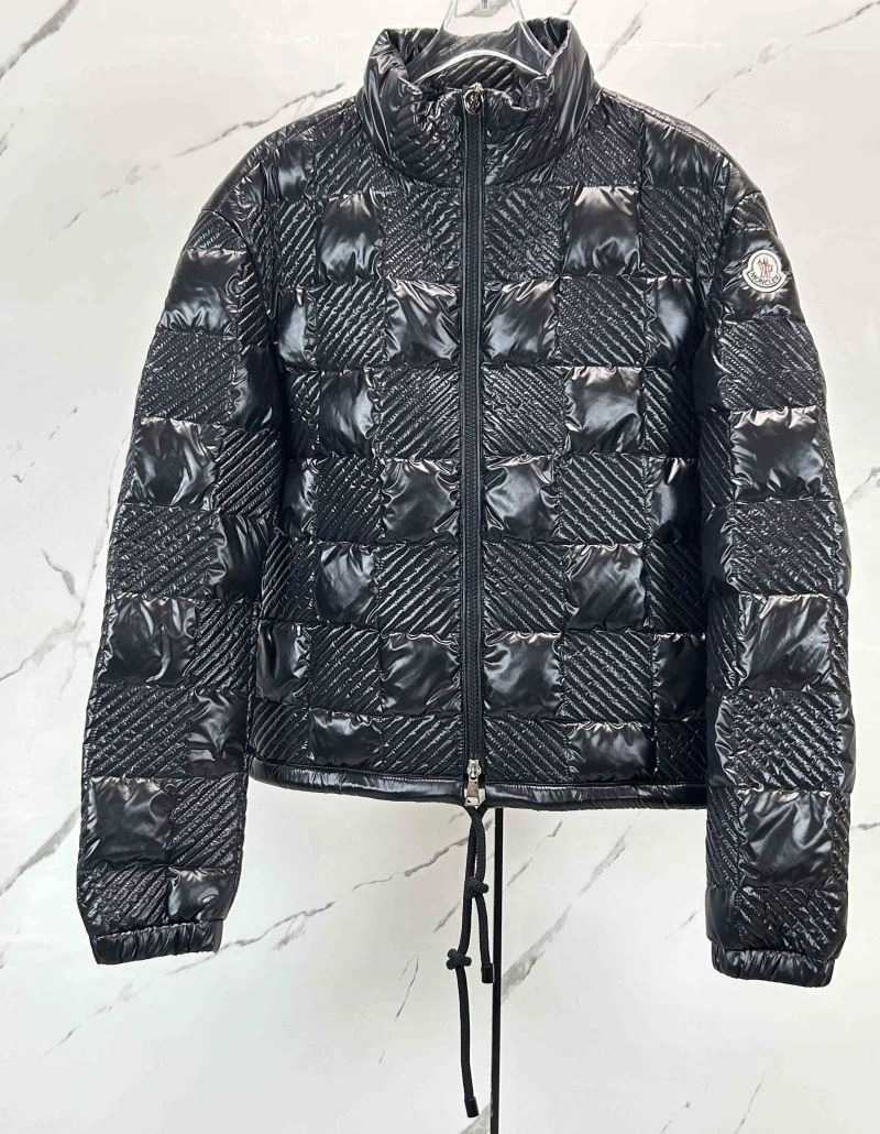 Moncler Down Jackets Supportive 144580