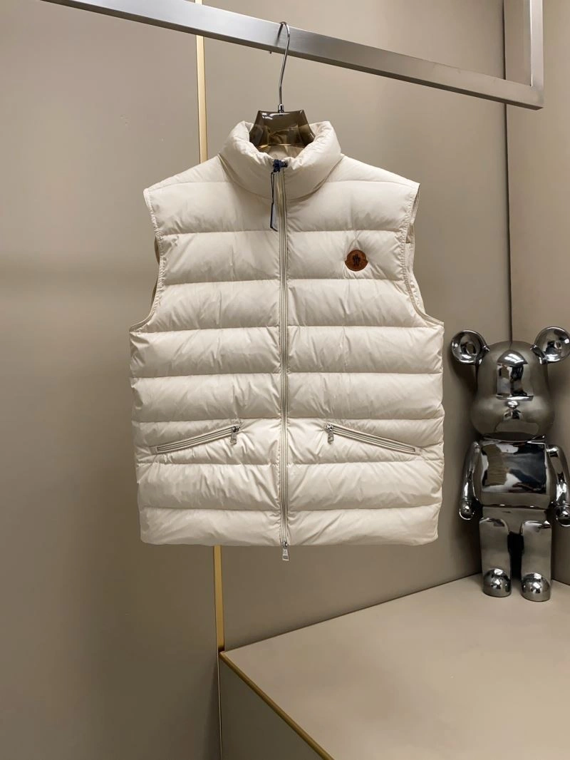 Moncler Down Jackets EasyMatch 144551