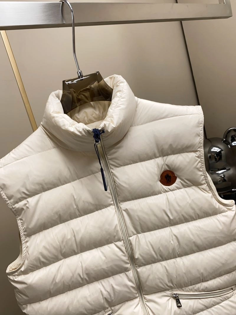 Moncler Down Jackets EasyMatch 144551