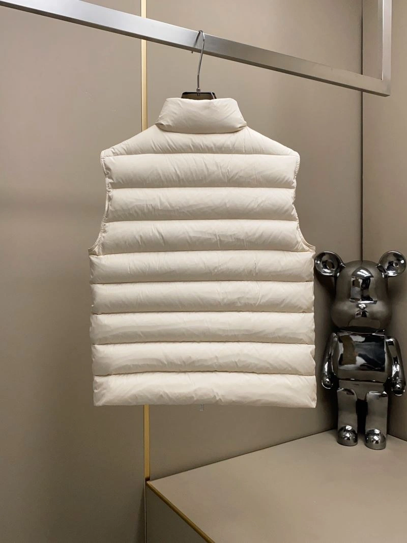 Moncler Down Jackets EasyMatch 144551