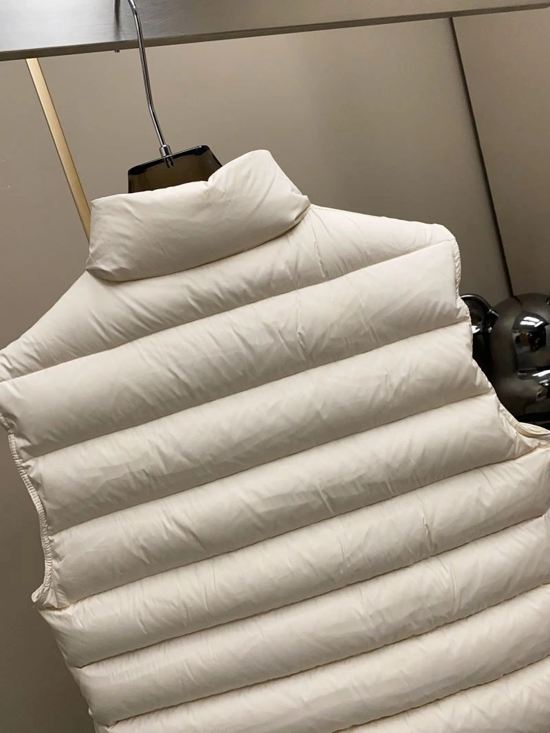 Moncler Down Jackets EasyMatch 144551