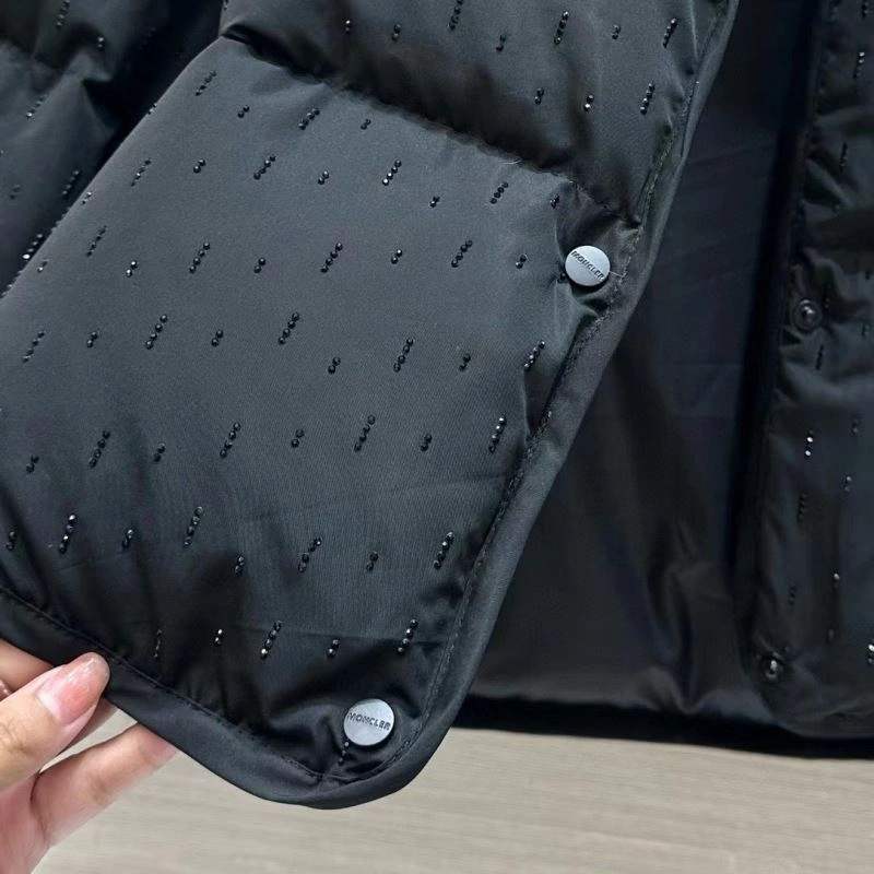 Seasonal Moncler Down Jackets 144564