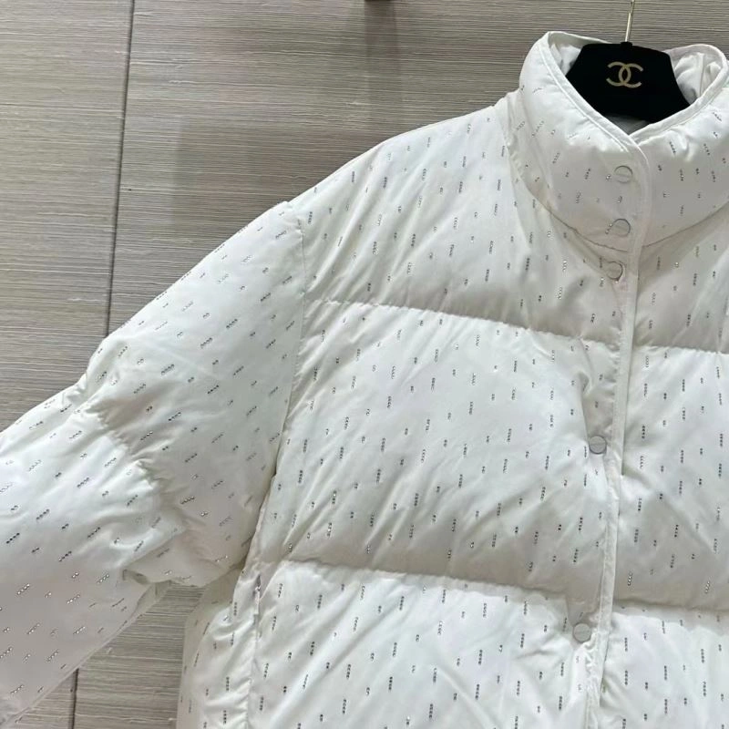 Moncler Down Jackets Sleek 144550