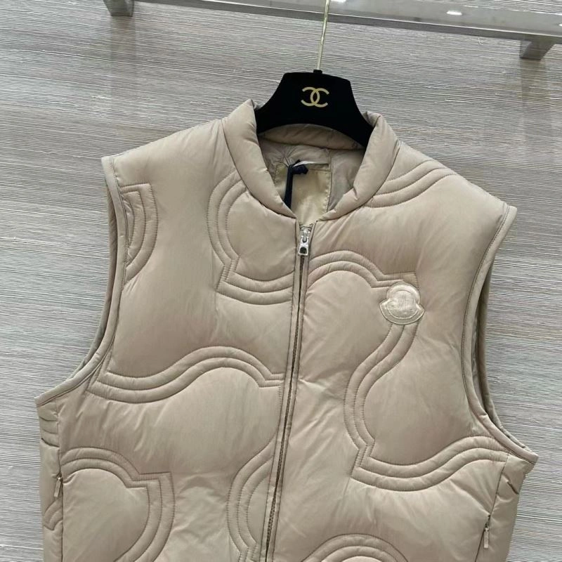 EyeCatching Moncler Down Jackets 144549