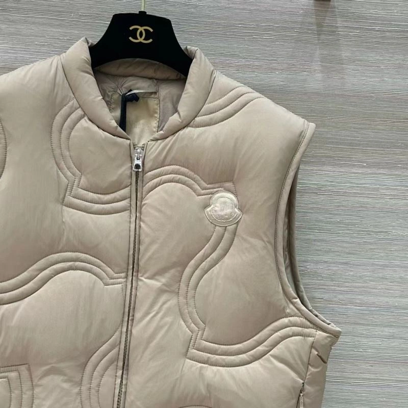 EyeCatching Moncler Down Jackets 144549