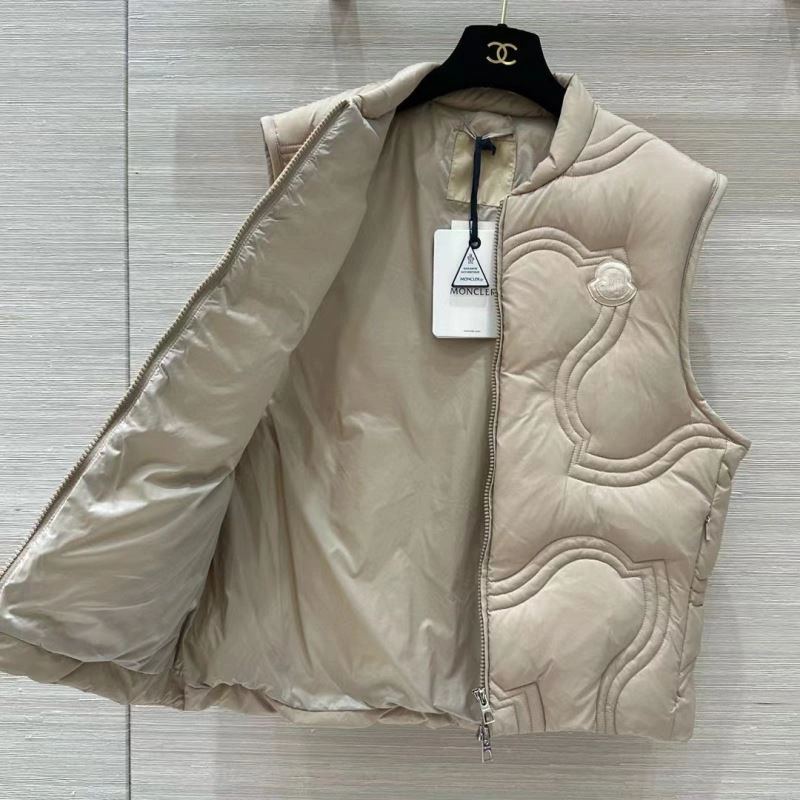 EyeCatching Moncler Down Jackets 144549
