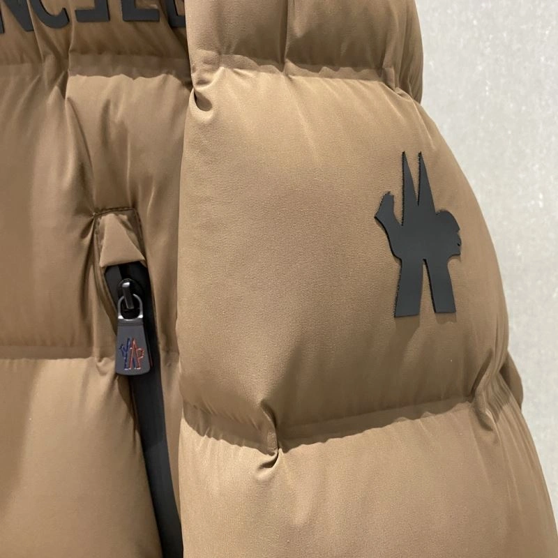 Trendsetting Moncler Down Jackets 144546