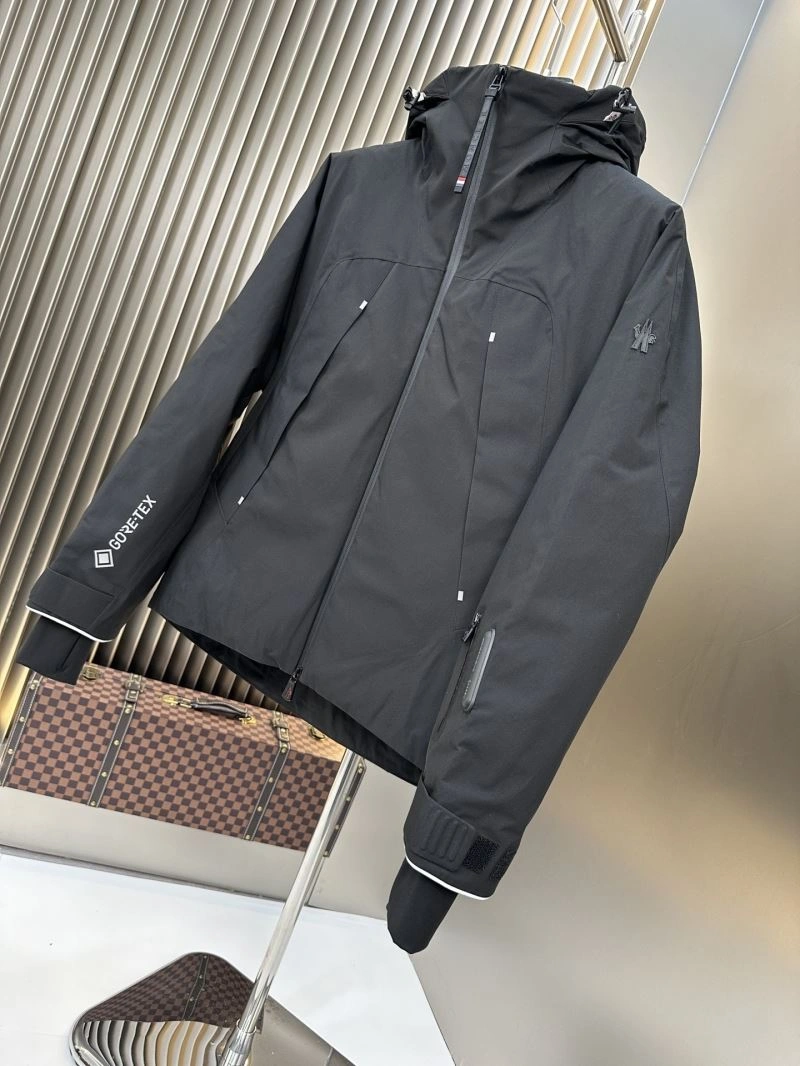 Sporty Moncler Down Jackets 144528